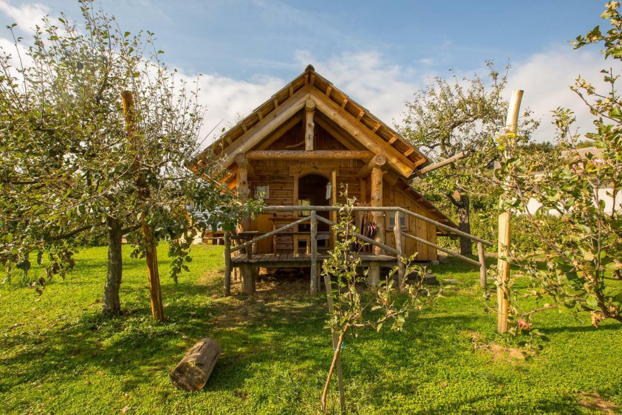 הוילה Tržič Glamping Organic Farm Slibar מראה חיצוני תמונה